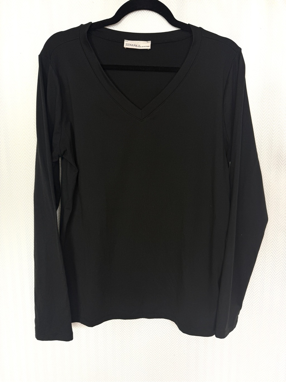 Zenana Outfitters Essentials Black V-Neck Long Sleeve Shirt Size 1X